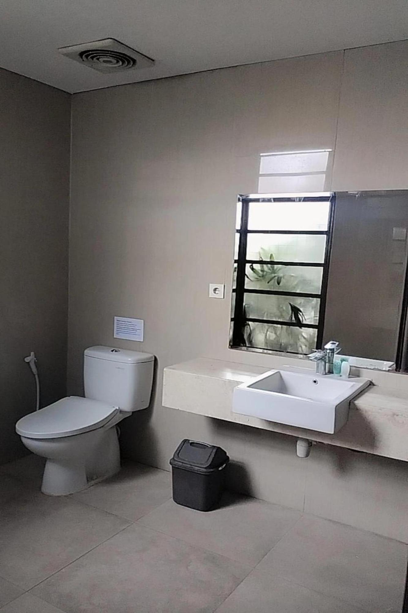 Akarsa Transit Hotel Sanur  Exterior photo